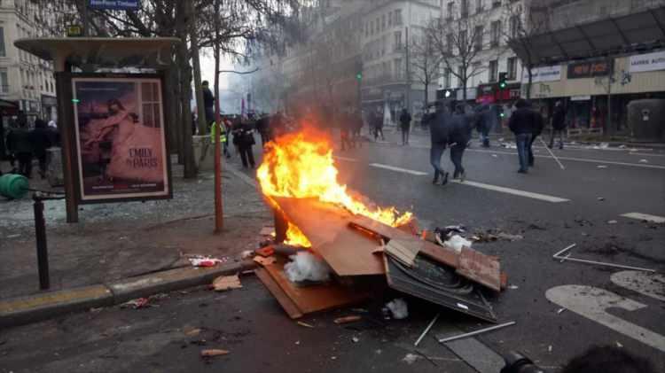 Fransa'nın 40 yıldır beslediği PKK, Paris'i birbirine kattı