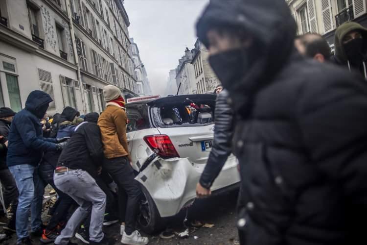 Fransa'nın 40 yıldır beslediği PKK, Paris'i birbirine kattı