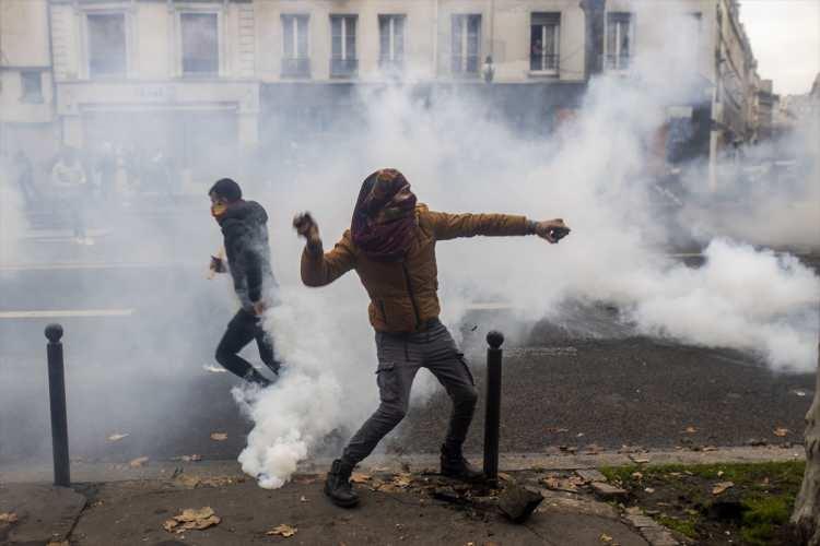 Fransa'nın 40 yıldır beslediği PKK, Paris'i birbirine kattı