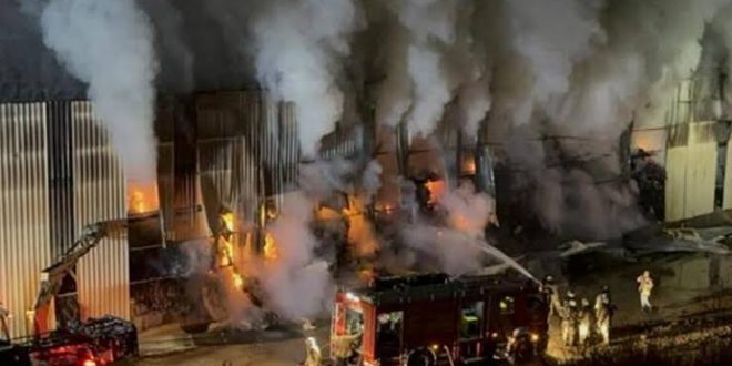 Tuzla'da geri dönüşüm tesisinde yangın çıktı