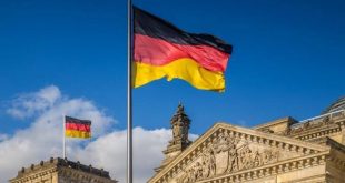 Almanya'da Savunma Bakanı istifa etti