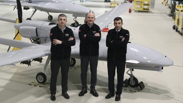 Bakan Soylu, Özdemir Bayraktar Milli Teknoloji Merkezi’ni ziyaret etti