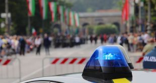 Budapeşt'te polise bıçaklı saldırı: 1 ölü