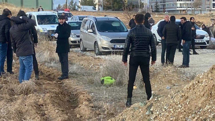 Uşak’ta tarla kenarında cesedi bulunan bebeğin anne babası tutuklandı