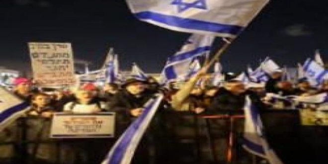 Binlerce Yahudi, Netanyahu'yu protesto etti: "Diktatörü devirin"