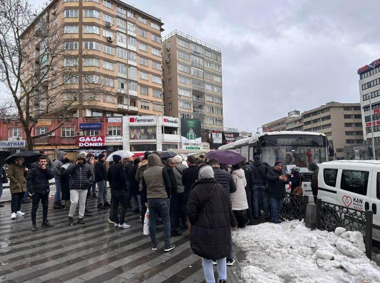 Kuveyt'te kutlamalar iptal edildi, Türkiye'ye acil yardım adımı
