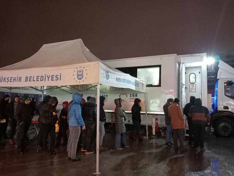 Kuveyt'te kutlamalar iptal edildi, Türkiye'ye acil yardım adımı