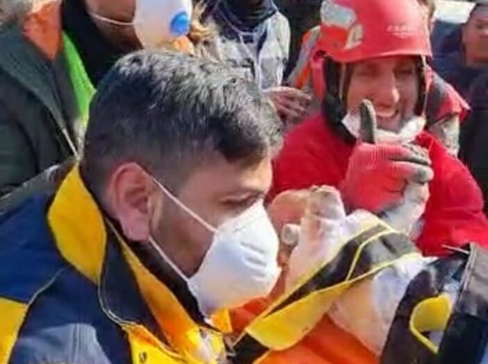 2 aylık bebeğin 128’nci saatte mucize kurtuluşu