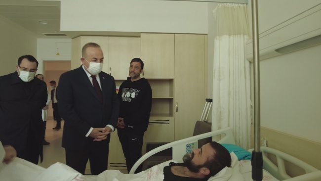 Mevlüt Çavuşoğlu İstanbul'da depremzedelerle bir araya geldi