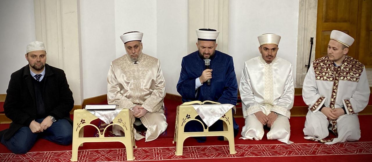 Bulgaristan’da da bayraklar yarıya indi