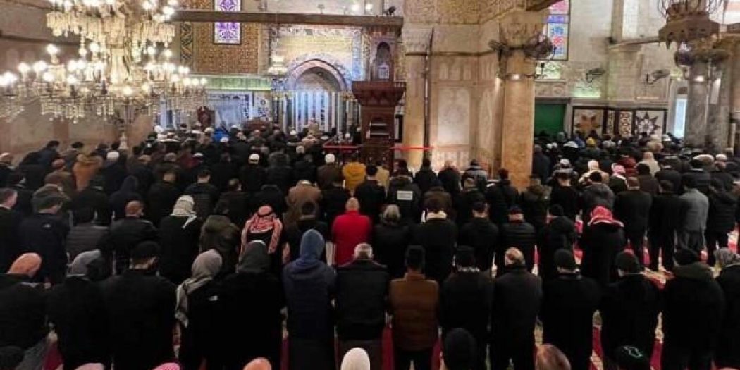 İslam dünyasında depremde ölenler için gıyabi cenaze namazı kılındı