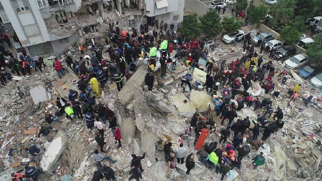 Bir İtalyan vatandaşı deprem bölgesinde kayıp