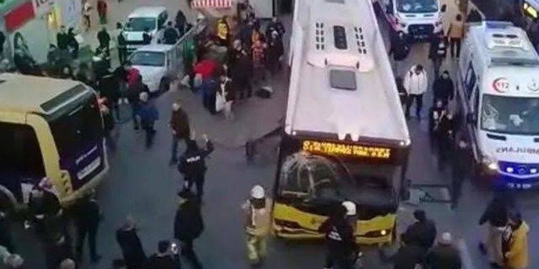 İETT otobüsü durağa daldı. Çok sayıda yaralı var