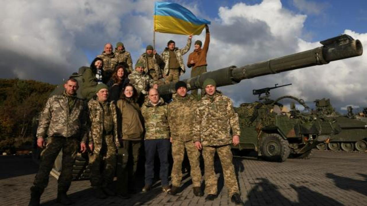 ingilterede ukraynali askerlerin tank egitimi suruyor 1677158653 3378