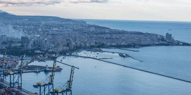 İskenderun'da deniz seviyesi yükseldi