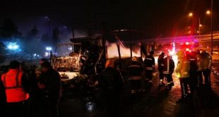 İzmir'den yola çıkan deprem yardım tırı tamamen yandı!