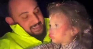 Kurtarma görevlisinin kucağında video çektiği Azra öldü