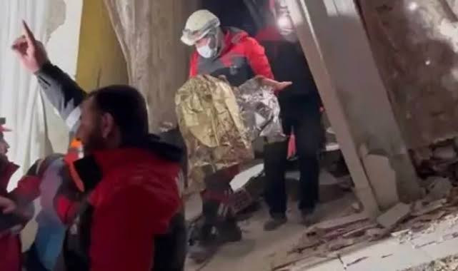Yeğenini kurtarmak için kolunu kestirdi! Hastanede hayatını kaybetti
