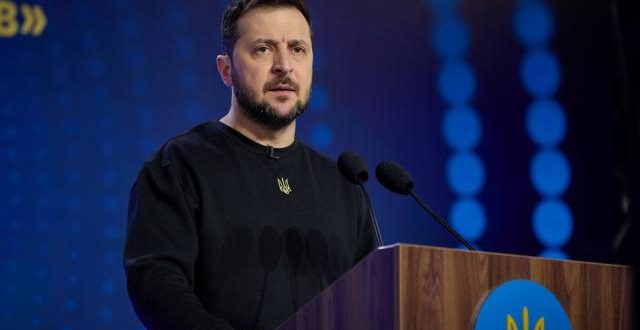 Zelenskiy: AB’ye katılım müzakerelerinin bu yıl başlamasının önünde engel yok