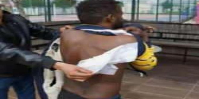 Yunan polisi ‘La ilahe illallah’ diyen göçmeni bıçakladı