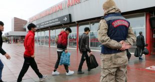 136 kaçak göçmen uçakla Afganistan'a gönderildi