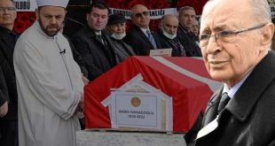 Kanadoğlu'nun cenazesine katılan Sezer cenaze namazı kılmadı