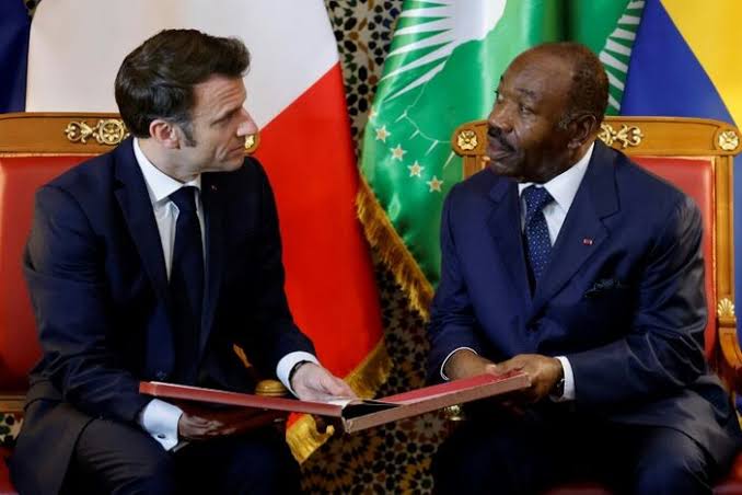 Afrika turuna çıkan Macron, Gabon’a geldi!