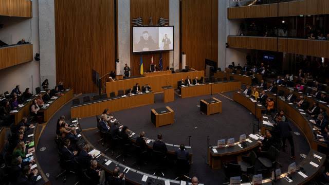 Avusturya meclisine hitap eden Zelenskiy protesto edildi!
