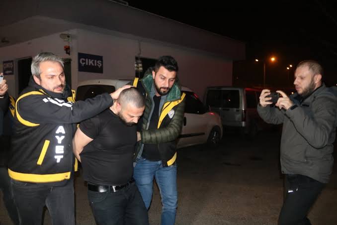 Bursa’da çifte cinayet! İki arkadaşını ve bir köpeği öldürdü