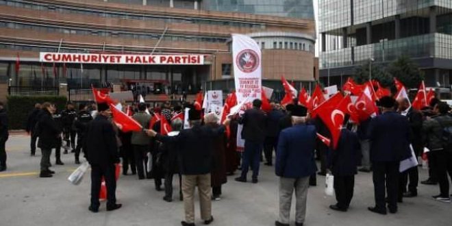 CHP genel Merkezi önünde protesto!