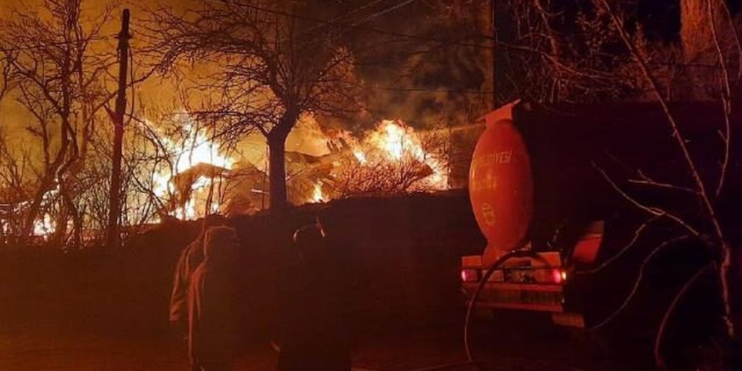 Çorum’da yangın paniği! 3 eve daha sıçradı