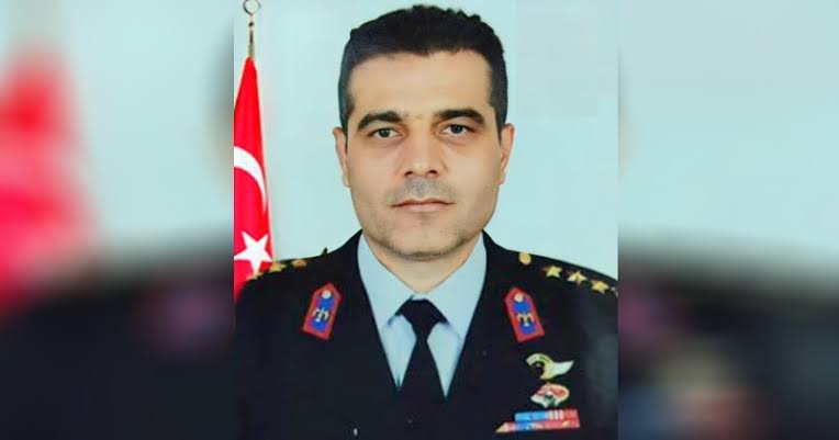 Helikopter pervanesinin çarptığı albay hayatını kaybetti!