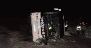 Kontrolden çıkan yolcu otobüsü devrildi: 1 ölü, 25 yaralı