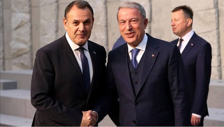 Milli Savunma Bakanı Akar Yunan mevkidaşını Türkiye’ye davet etti!