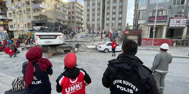 Şanlıurfa'da 6 katlı bina çöktü! Arama kurtarma başlatıldı
