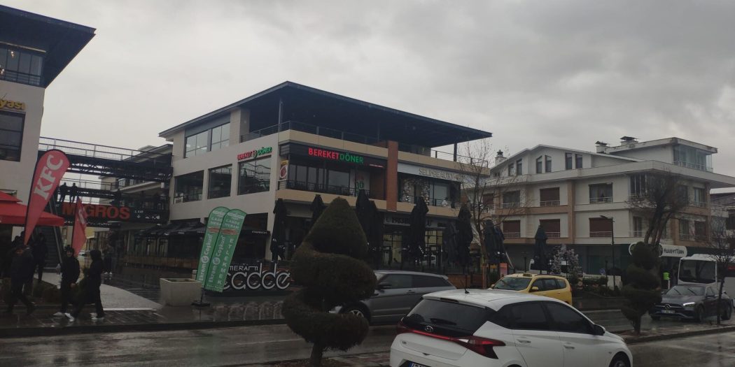 Travesti Güzellik Merkezine Konya Geçit Vermedi