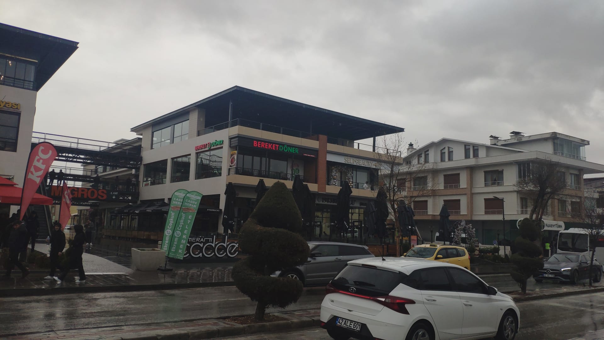 TRAVESTİ GÜZELLİK MERKEZİNE KONYA GEÇİT VERMEDİ