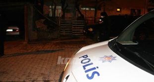 Cinnet getiren emekli polis ailesini kurşuna dizdi