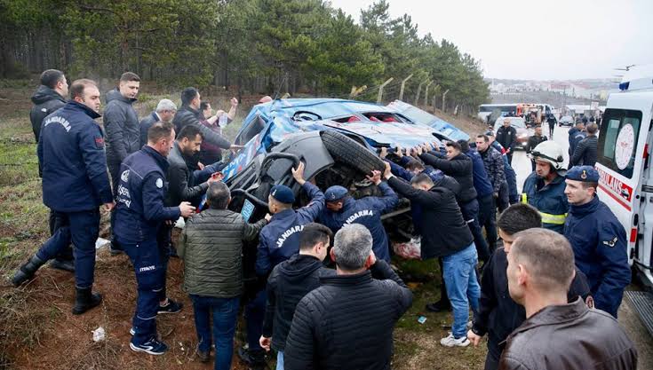 Eskişehir’de zincirleme kaza: Çok sayıda asker yaralandı!