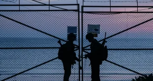 Güney Kore Kuzey Kore botuna uyarı atışı yaptı