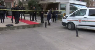 Hakim olan kocasını bıçaklayıp kızgın yağ ile yakan kadın intihar etti