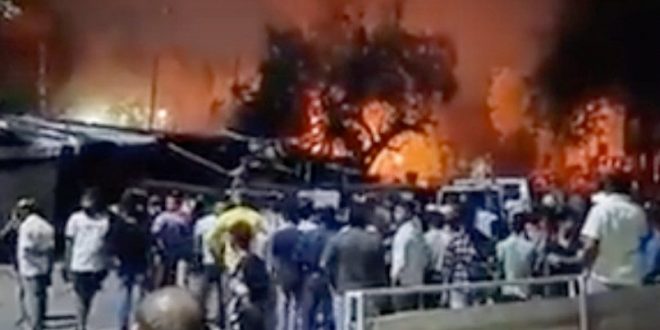 Hindistan'da Müslümanların dükkanları ateşe verildi