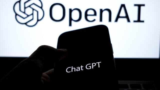 İtalya yapay zeka sohbet robotu ChatGPT’nin erişim engelini kaldırdı