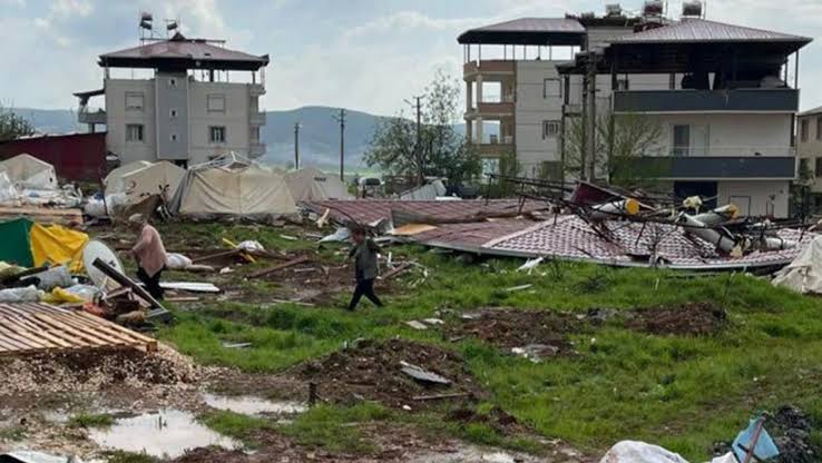 Kahramanmaraş’ı hortum vurdu! Ölü ve yaralılar var