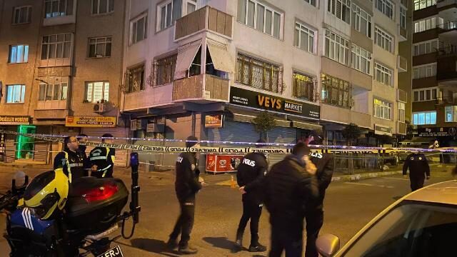 Kolonları çatlayan 6 katlı bina boşaltıldı