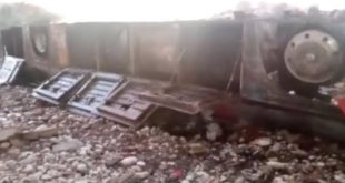 Pakistan'da feci kaza! İki otobüs kafa kafaya çarpıştı