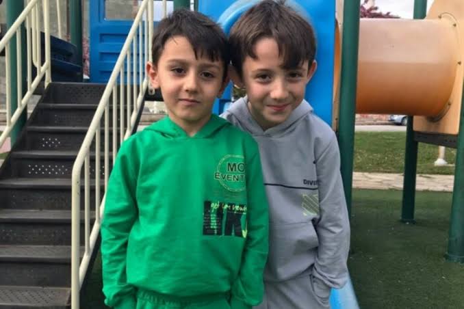 Sokak köpekleri 5 yaşındaki çocuğa saldırdı