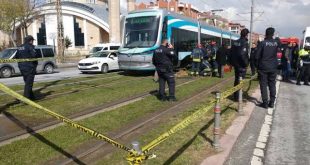 Tramvay anne ve çocuğuna çarptı! Anne kurtarılamadı