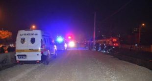 Trenin çarptığı genç hayatını kaybetti