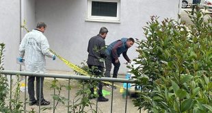 Balkondan beton zemine düşen kadın feci şekilde can verdi